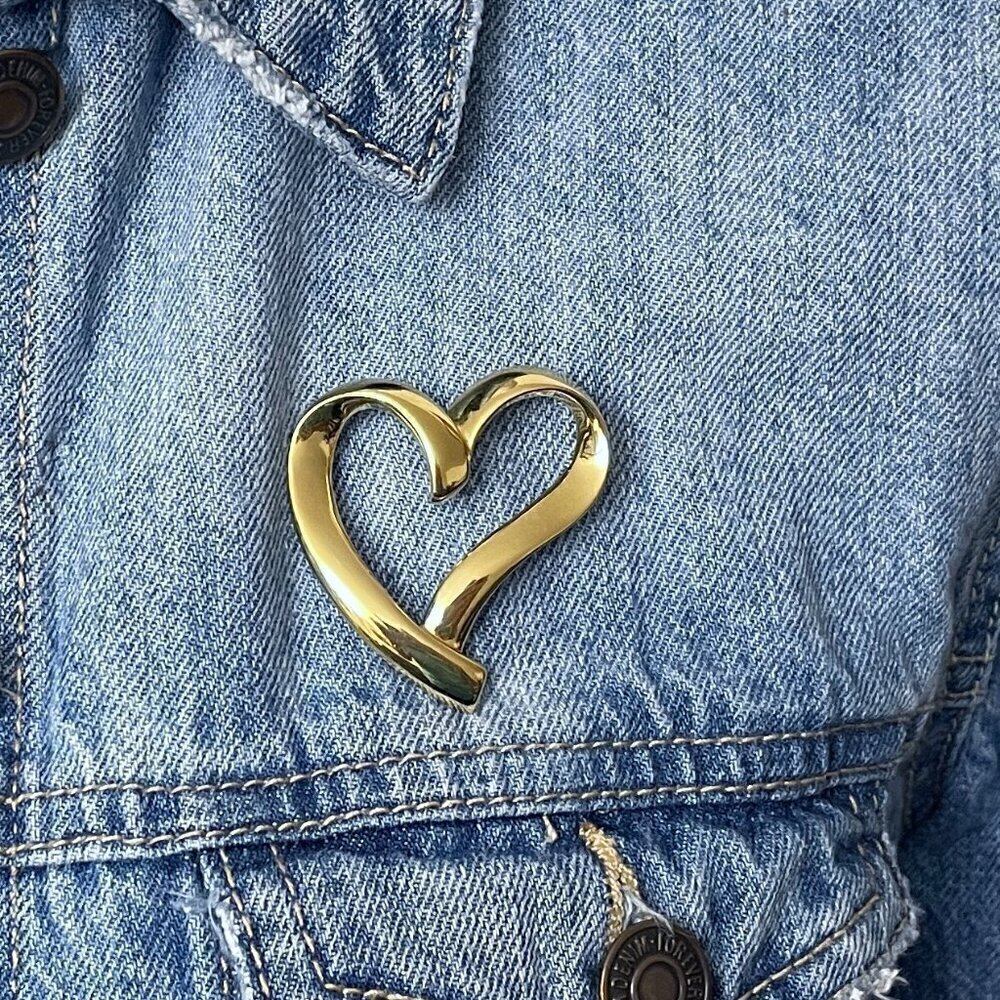 Trifari Gold Tone Open Heart Brooch Large Heart Shaped Pin Fashion Jewelry